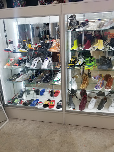 Discount Store «Greenbriar Discount Mall», reviews and photos, 2975 Headland Dr SW, Atlanta, GA 30311, USA