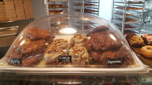 Donut Shop «Wake N Bake Donuts - Carolina Beach», reviews and photos, 1401 N Lake Park Blvd Suite 46, Carolina Beach, NC 28428, USA