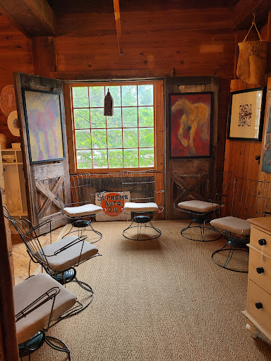 Antique Furniture Store «Hip and Humble», reviews and photos, 401 E Main St, Berryville, VA 22611, USA