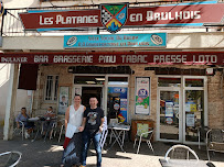 Photos du propriétaire du Café LES PLATANES EN BRULHOIS à Caudecoste - n°6