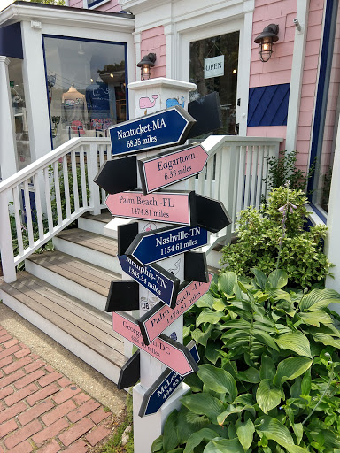 Clothing Store «Vineyard Vines», reviews and photos, 56 Narragansett Ave, Oak Bluffs, MA 02557, USA