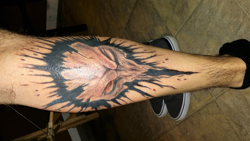 Tattoo Shop «Black Heart Tattoo», reviews and photos, 6526 Mahoning Ave, Youngstown, OH 44515, USA