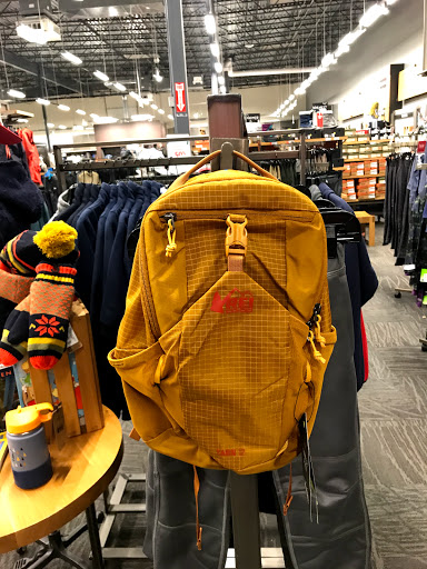 Camping Store «REI», reviews and photos, 6281 W 135th St, Overland Park, KS 66223, USA