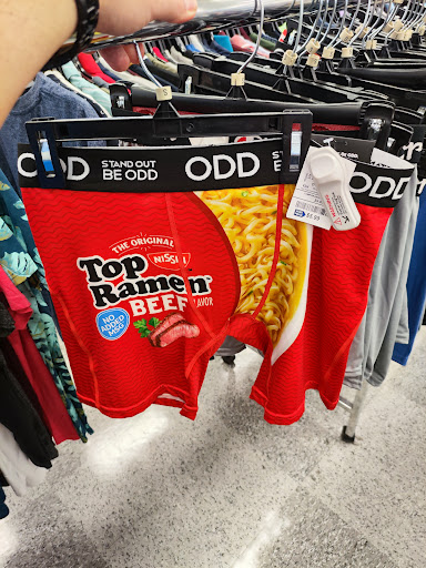 Clothing Store «Ross Dress for Less», reviews and photos, 723 Rio Rancho Rd, Pomona, CA 91766, USA