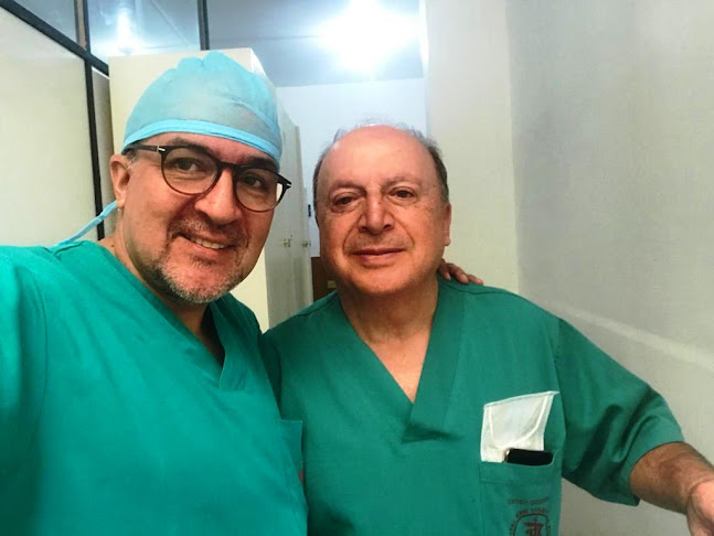 Dr. Ricardo Camacho Ramírez Urólogo Cirujano - Médico