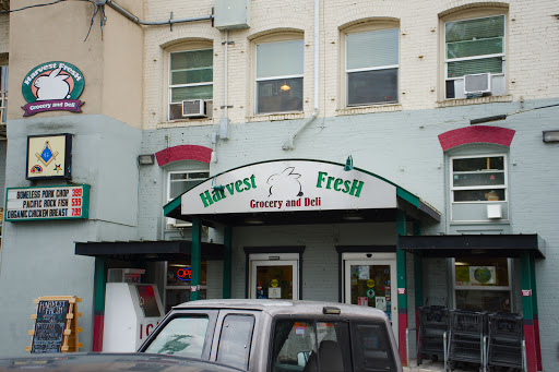 Grocery Store «Harvest Fresh Grocery & Deli», reviews and photos, 251 NE 3rd St, McMinnville, OR 97128, USA