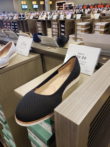 Shoe Store «DSW Designer Shoe Warehouse», reviews and photos, 1015 Cochrane Rd, Morgan Hill, CA 95037, USA