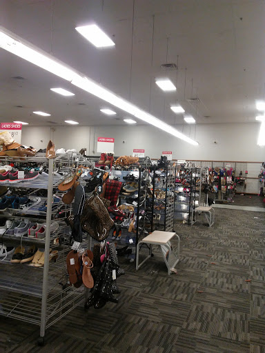 Clothing Store «Burlington Coat Factory», reviews and photos, 8320 S Cicero Ave, Burbank, IL 60459, USA