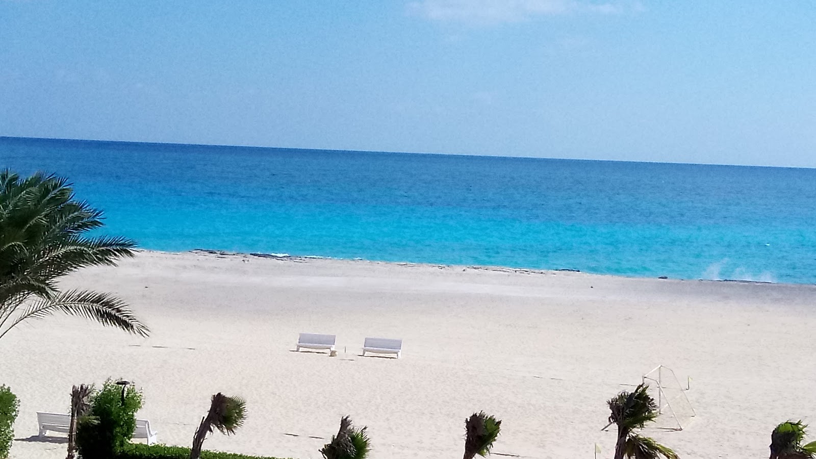 Foto de Zoya Ghazala Beach - lugar popular entre os apreciadores de relaxamento