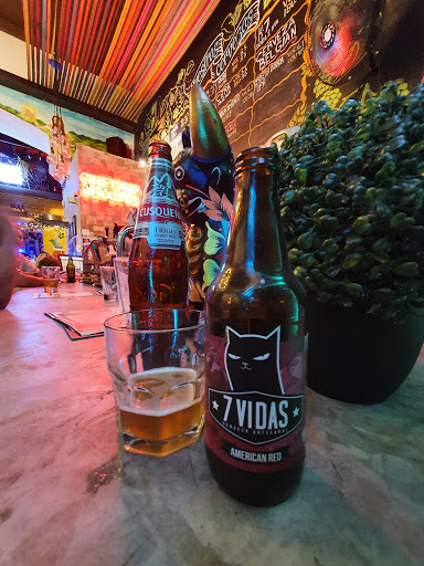 Nación Cervecera / Bar de Cervezas Artesanales