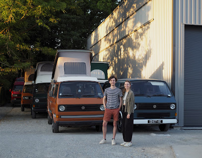 Bloom Campers - Location de vans aménagés 100% électriques et combis vintage à Vannes