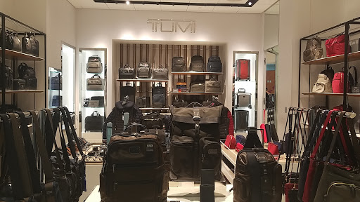 TUMI Store - Houston Airport