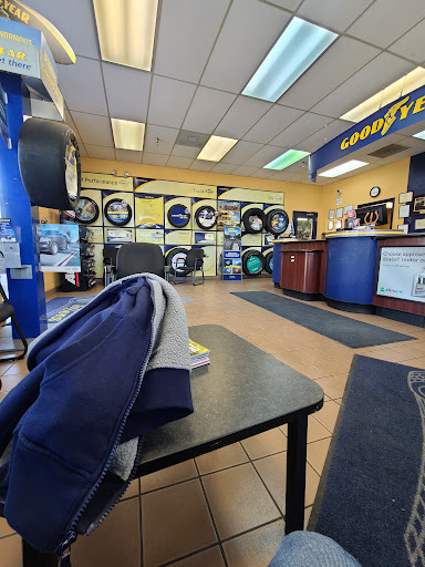 Auto Repair Shop «Hogan & Sons Tire and Auto», reviews and photos, 46970 Community Plaza, Sterling, VA 20164, USA