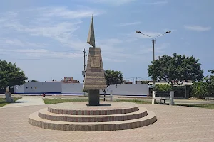 "El Triángulo" Park image