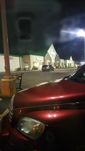 Grocery Store «Kroger», reviews and photos, 26130 Gratiot Ave, Roseville, MI 48066, USA