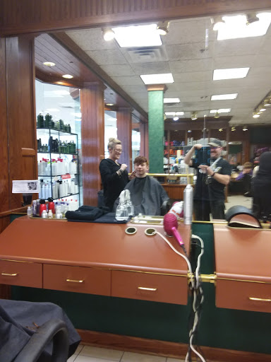 Hair Salon «MasterCuts», reviews and photos, 4502 S Steele St #917, Tacoma, WA 98409, USA