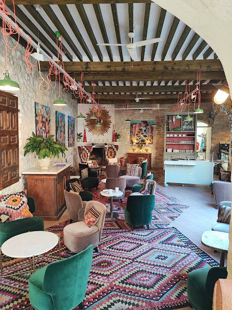 Café des artistes à Lacoste