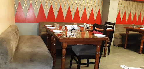 Chawla,s family restaurant - G-1, Shree Gopal Tower, Krishna Marg, near Ahinsa Circle, C Scheme, Jaipur, Rajasthan 302001, India