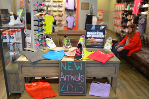 Shoe Store «New Balance Fairlawn», reviews and photos, 2691 W Market St, Fairlawn, OH 44333, USA