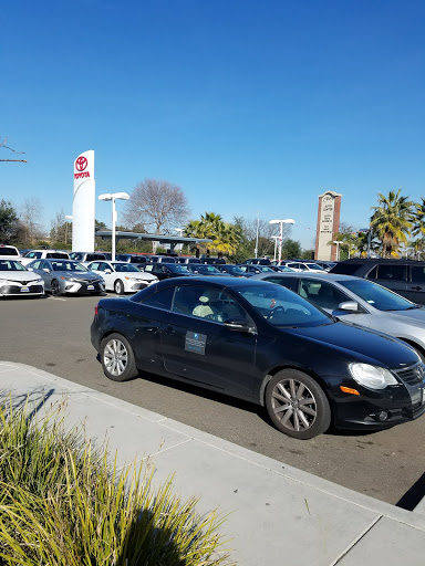 Toyota Dealer «Hanlees Davis Toyota», reviews and photos, 4202 Chiles Rd, Davis, CA 95616, USA