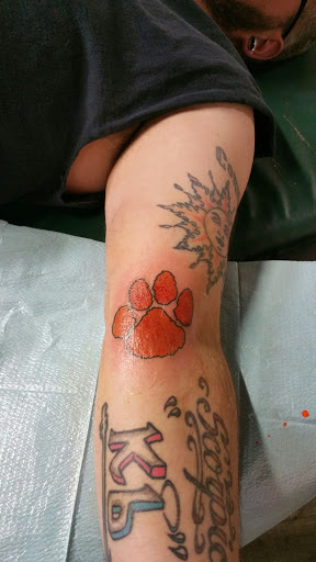 Tattoo Shop «Diamond Thieves Body Piercing and Tattoo», reviews and photos, 1060 Patton Ave, Asheville, NC 28806, USA