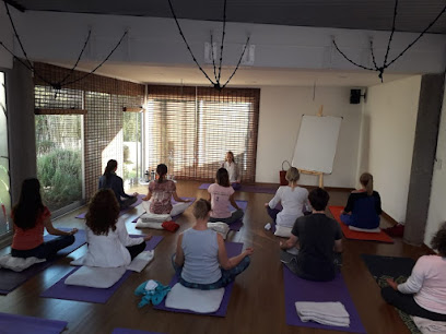Escuela de Yoga & Ayurveda Sadhana