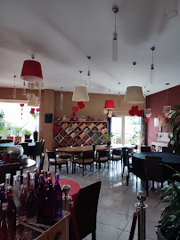 Atmosphère du Restaurant français Restaurant Le Point g à Saint-Broladre - n°2