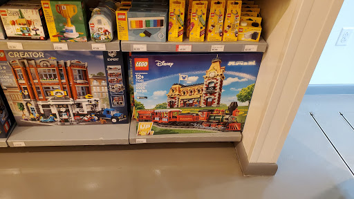 Toy Store «The LEGO Store», reviews and photos, 2500 N Mayfair Rd, Wauwatosa, WI 53226, USA