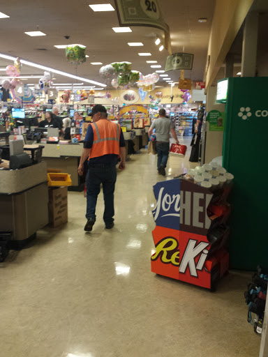 Grocery Store «Safeway», reviews and photos, 2836 Pacific Ave, Forest Grove, OR 97116, USA