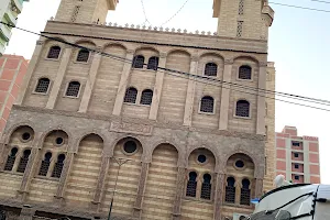 Al Madina Al Monwara Mosque image