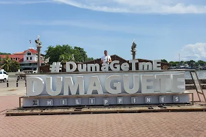 #DumaGeTmE Signage image