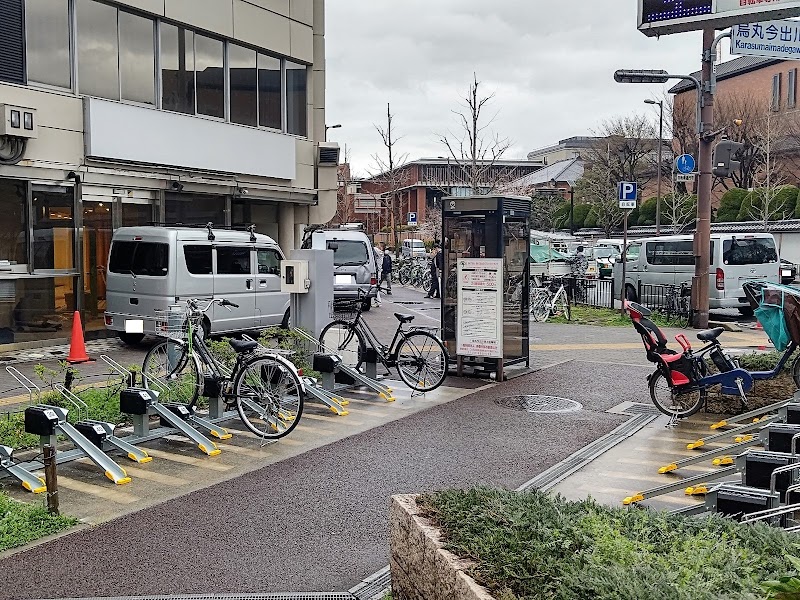 烏丸今出川路上駐輪場