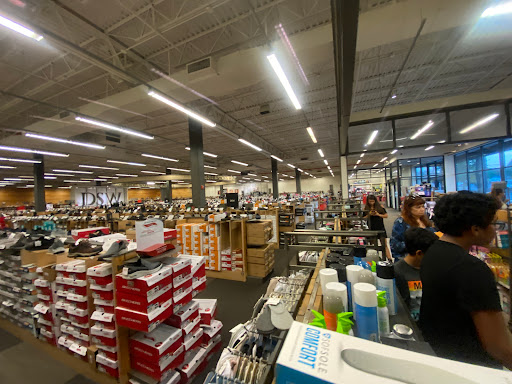 Shoe Store «DSW Designer Shoe Warehouse», reviews and photos, 2485 Richmond Ave, Staten Island, NY 10314, USA