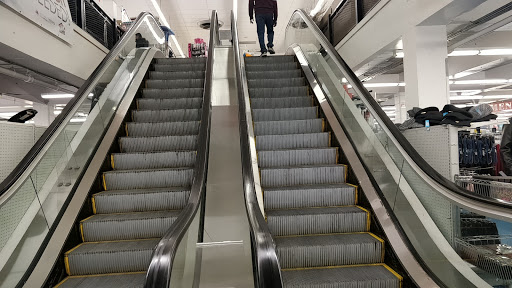 Discount Store «National Wholesale Liquidators», reviews and photos, 7101 Kissena Blvd, Flushing, NY 11367, USA