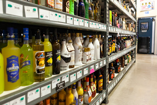 Liquor Store «Kenwood Liquors - Homer Glen», reviews and photos, 12037 W 159th St, Homer Glen, IL 60491, USA