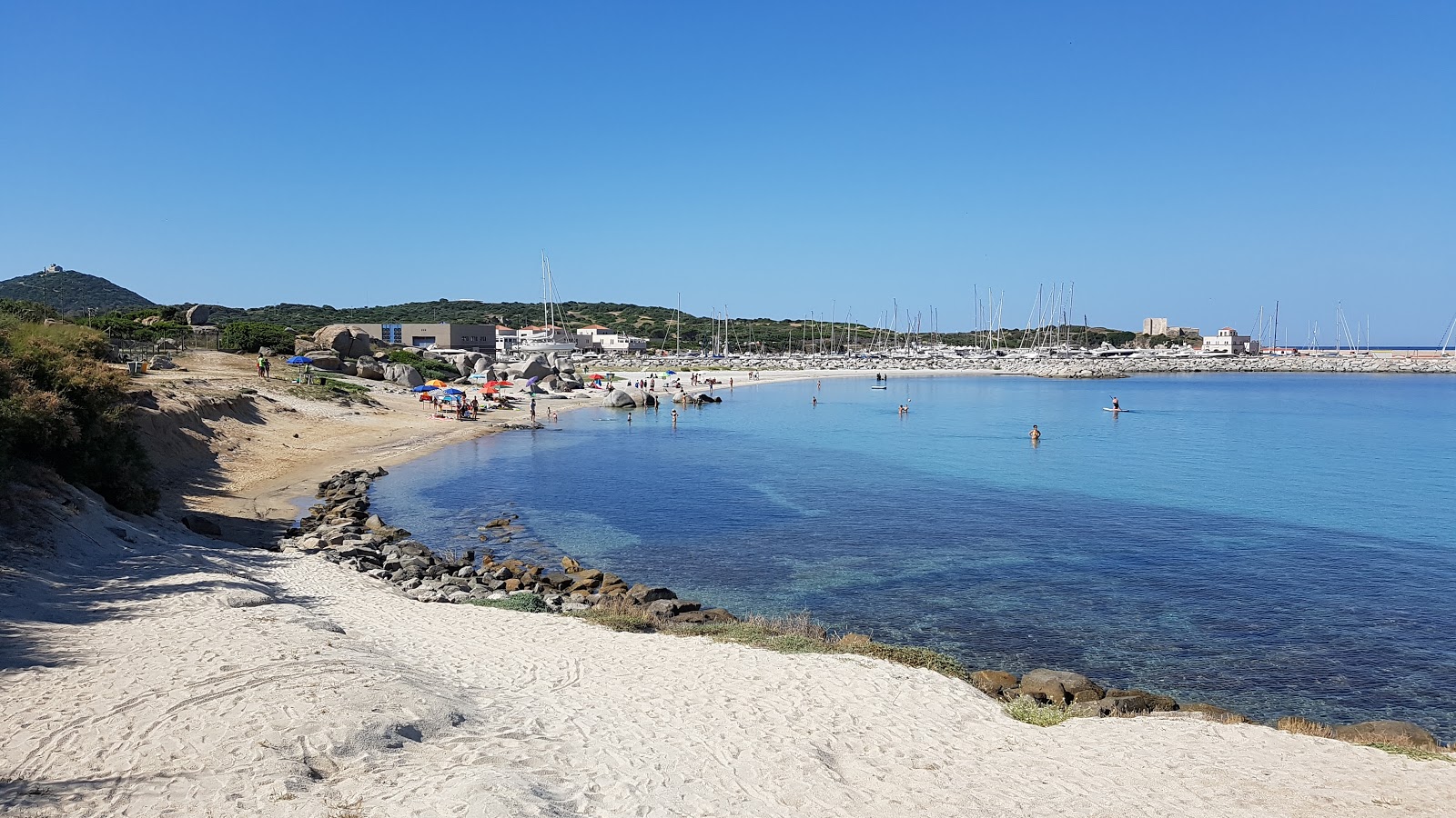 Fotografija Spiaggia Del Riso z majhen zaliv