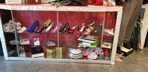 Thrift Store «Dog Junkies Thrift Store», reviews and photos, 4611 N Rancho Dr, Las Vegas, NV 89130, USA