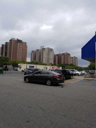 Shopping Mall «Trump Village Shopping Center», reviews and photos, 520 Neptune Ave, Brooklyn, NY 11224, USA