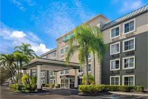 La Quinta Inn & Suites by Wyndham Naples East (I-75) image