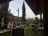 Atmosphère du Red Garden - Restaurant à Villefranche-sur-Saône à Villefranche-sur-Saône - n°8