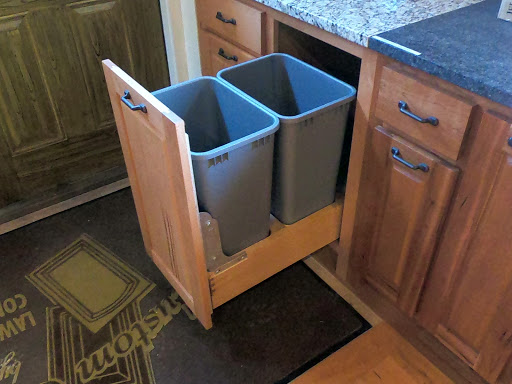 Cabinet Maker «CUSTOM CABINETS BY LAWRENCE CONSTRUCTION INC», reviews and photos, 1427 Merriam Ln, Kansas City, KS 66103, USA