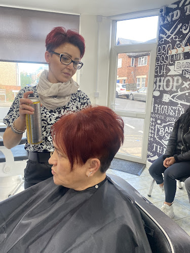 Reviews of Alina's hair studio in Northampton - Barber shop