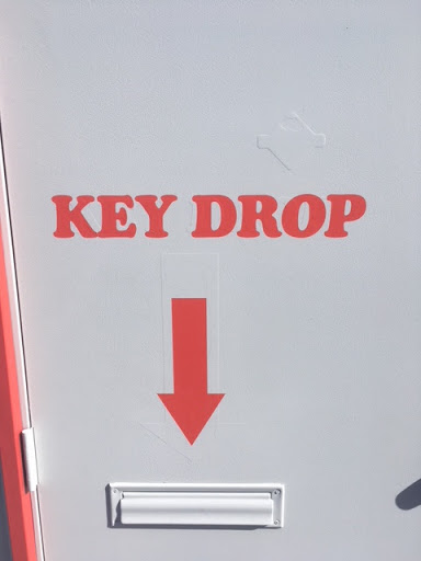 Auto Body Shop «Rapid Collision Center Auto Body Repair and Paint», reviews and photos, 9816 E Main St, Mesa, AZ 85207, USA