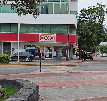 Oxxo Plaza Civica PAZ