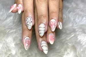 Pretty Nails Bloomie image