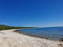 Veli Zal beach'in fotoğrafı uçurumlarla desteklenmiş