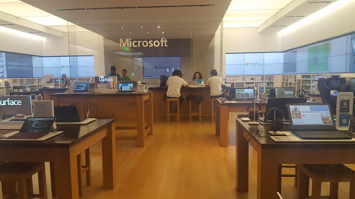 Computer Store «Microsoft Store - Dadeland Mall», reviews and photos, 7535 Dadeland Mall Cir W #2416, Miami, FL 33156, USA