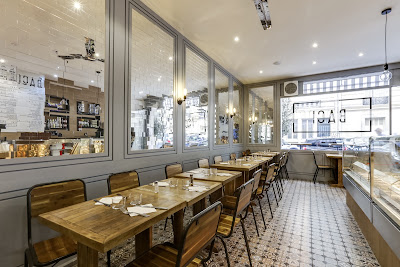 Baci à Paris