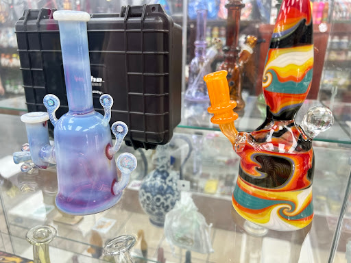 Tobacco Shop «Smoke Tokz Head Shop KC», reviews and photos, 1263 W 103rd St, Kansas City, MO 64114, USA