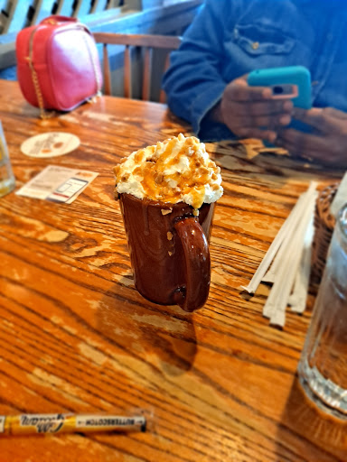 American Restaurant «Cracker Barrel Old Country Store», reviews and photos, 1240 NJ-73, Mt Laurel, NJ 08054, USA